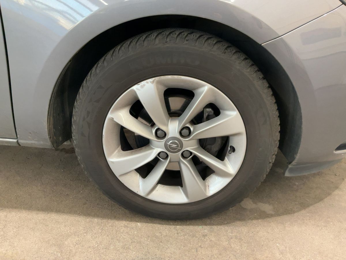 Neumático delantero derecho