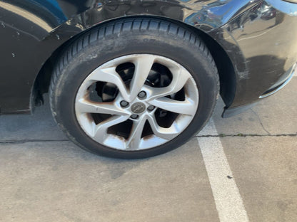 Neumático delantero derecho