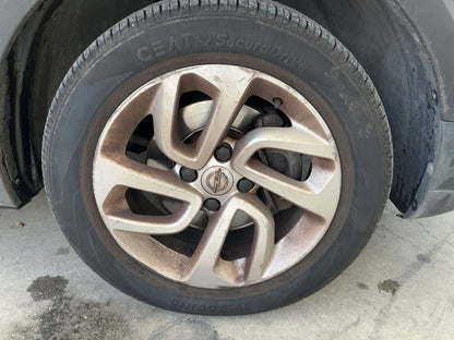 Neumático delantero derecho