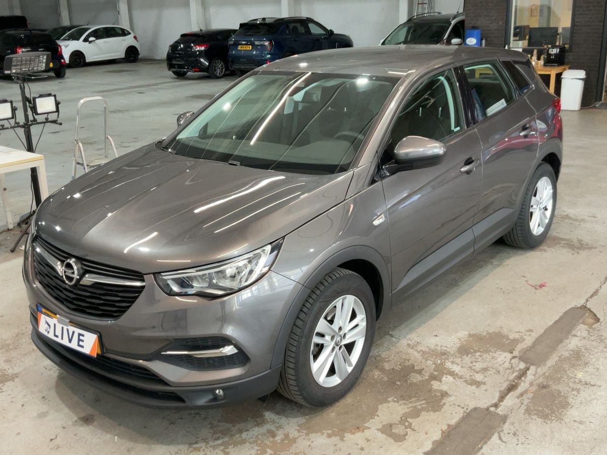 Frontal izquierda