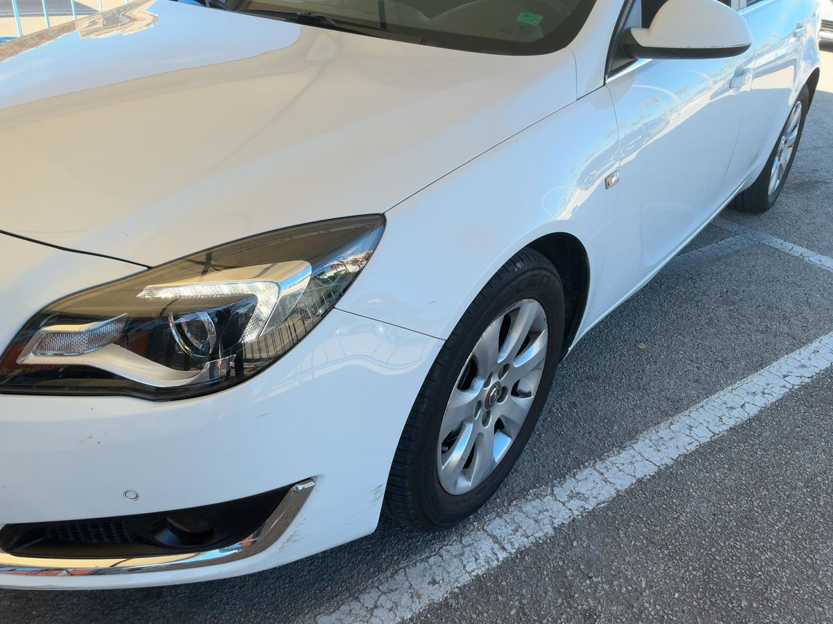 Lateral delantero izquierdo