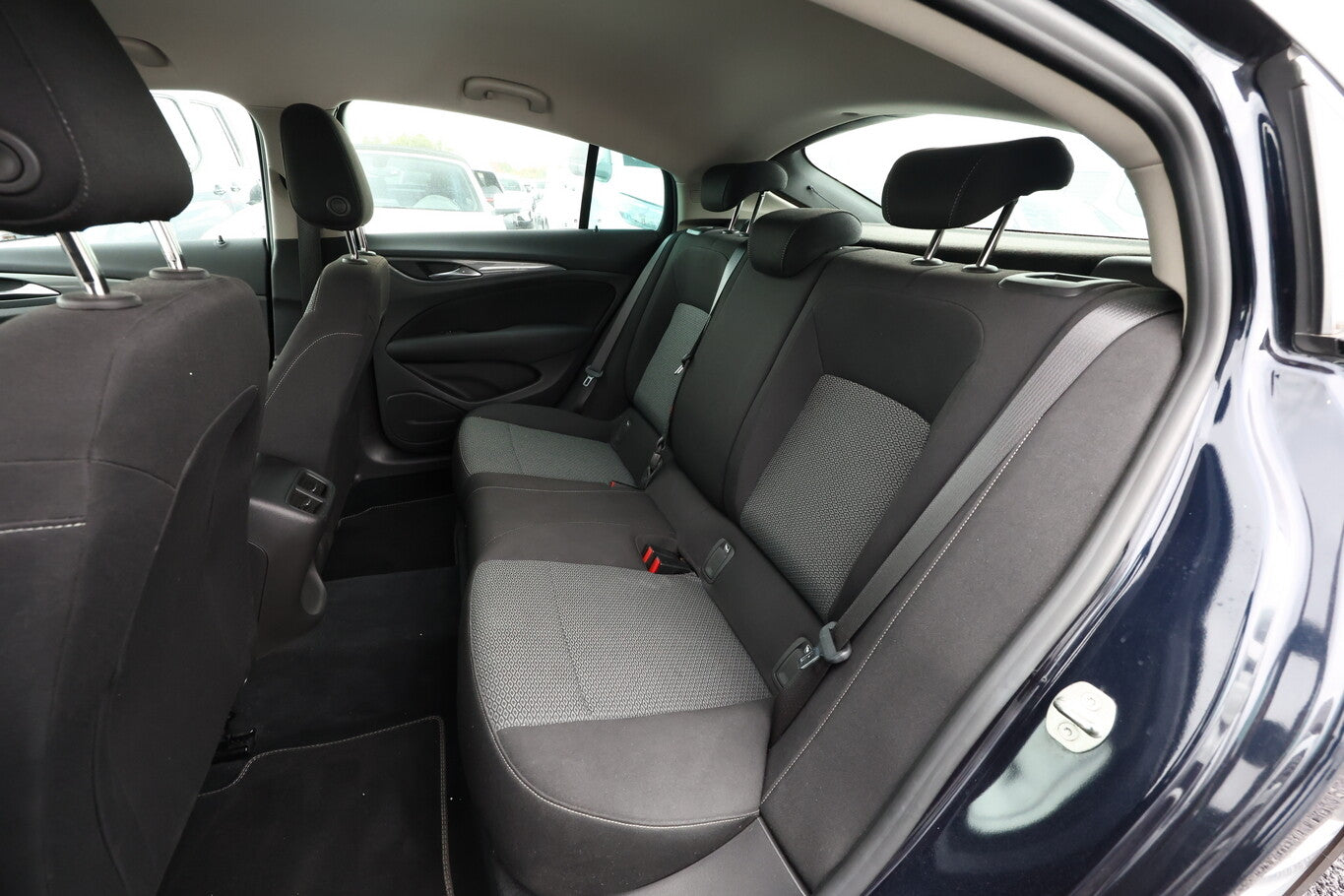 Opel Insignia 1.5 Turbo 140 Edition Nav PDC KeyL SHZ  139368584 10