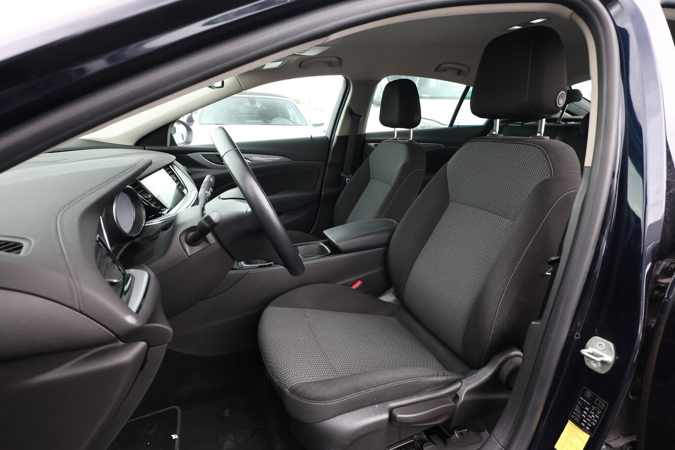 Opel Insignia 1.5 Turbo 140 Edition Nav PDC KeyL SHZ  139368584 5