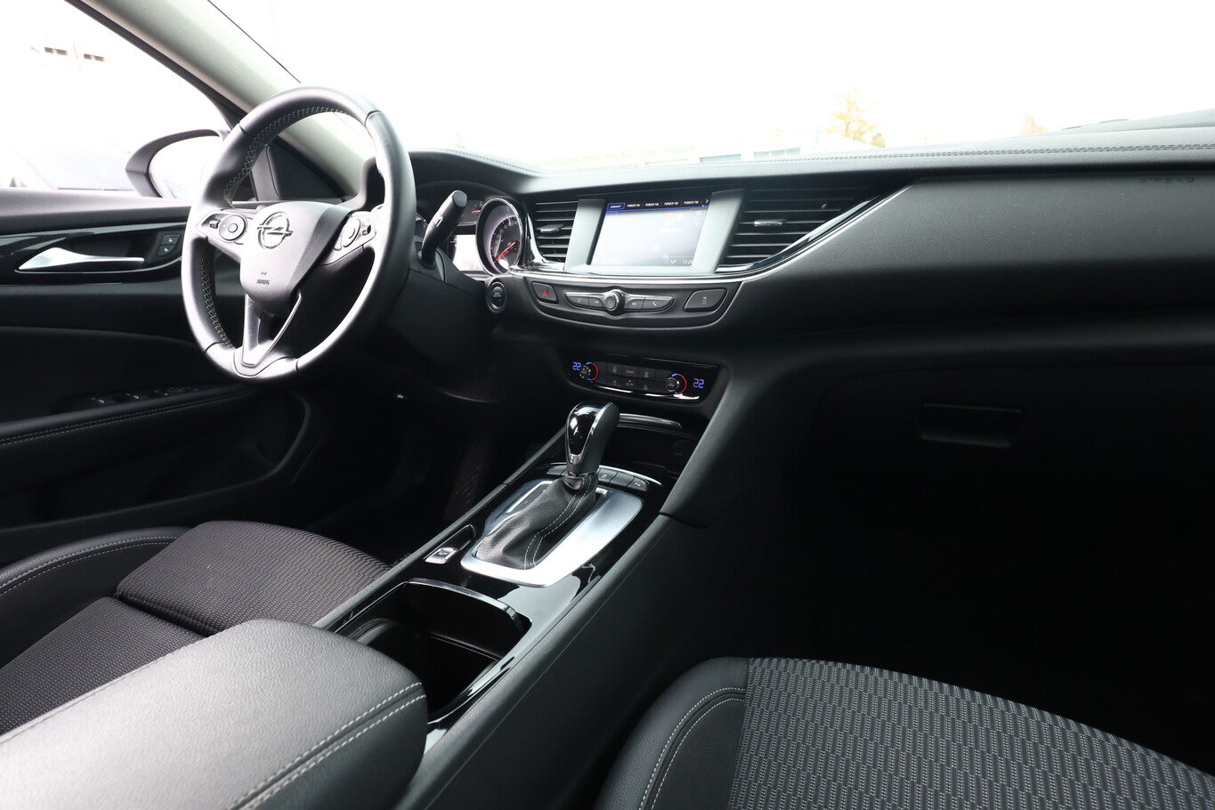 Opel Insignia 1.5D 122 Aut. LED Keyl Kam SolarP 17Z 142740831 8