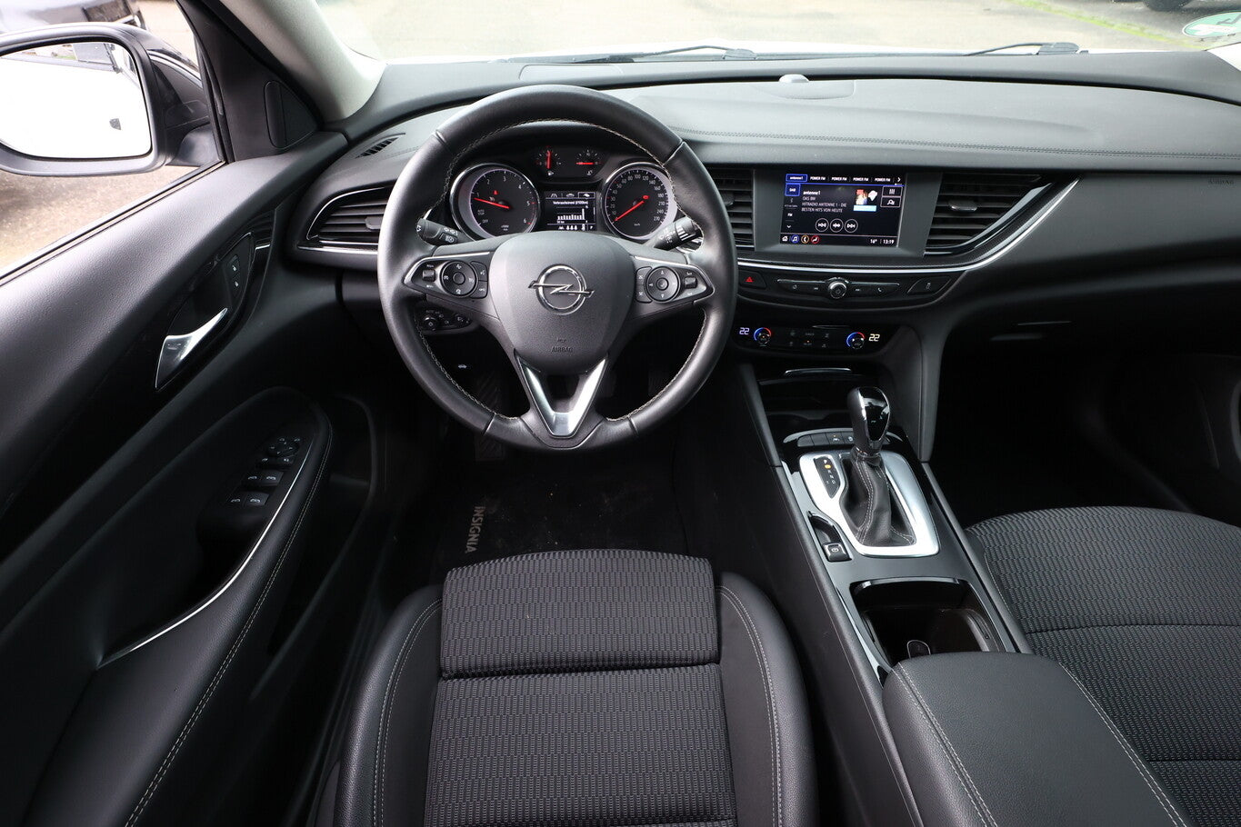 Opel Insignia 1.5D 122 Aut. LED Keyl Kam SolarP 17Z 142740831 6