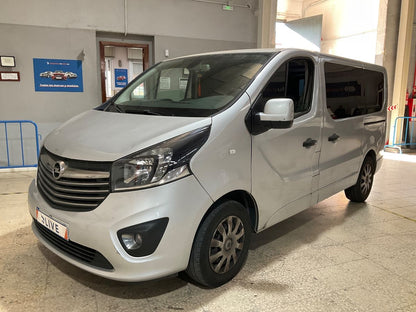Frontal izquierda