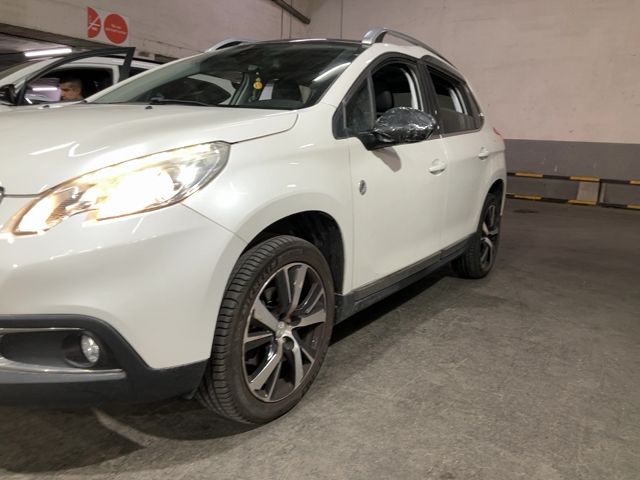 Lateral delantero izquierdo