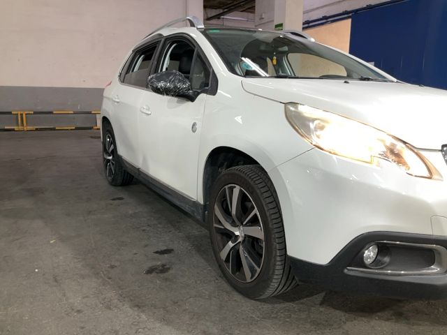 Lateral delantero derecho