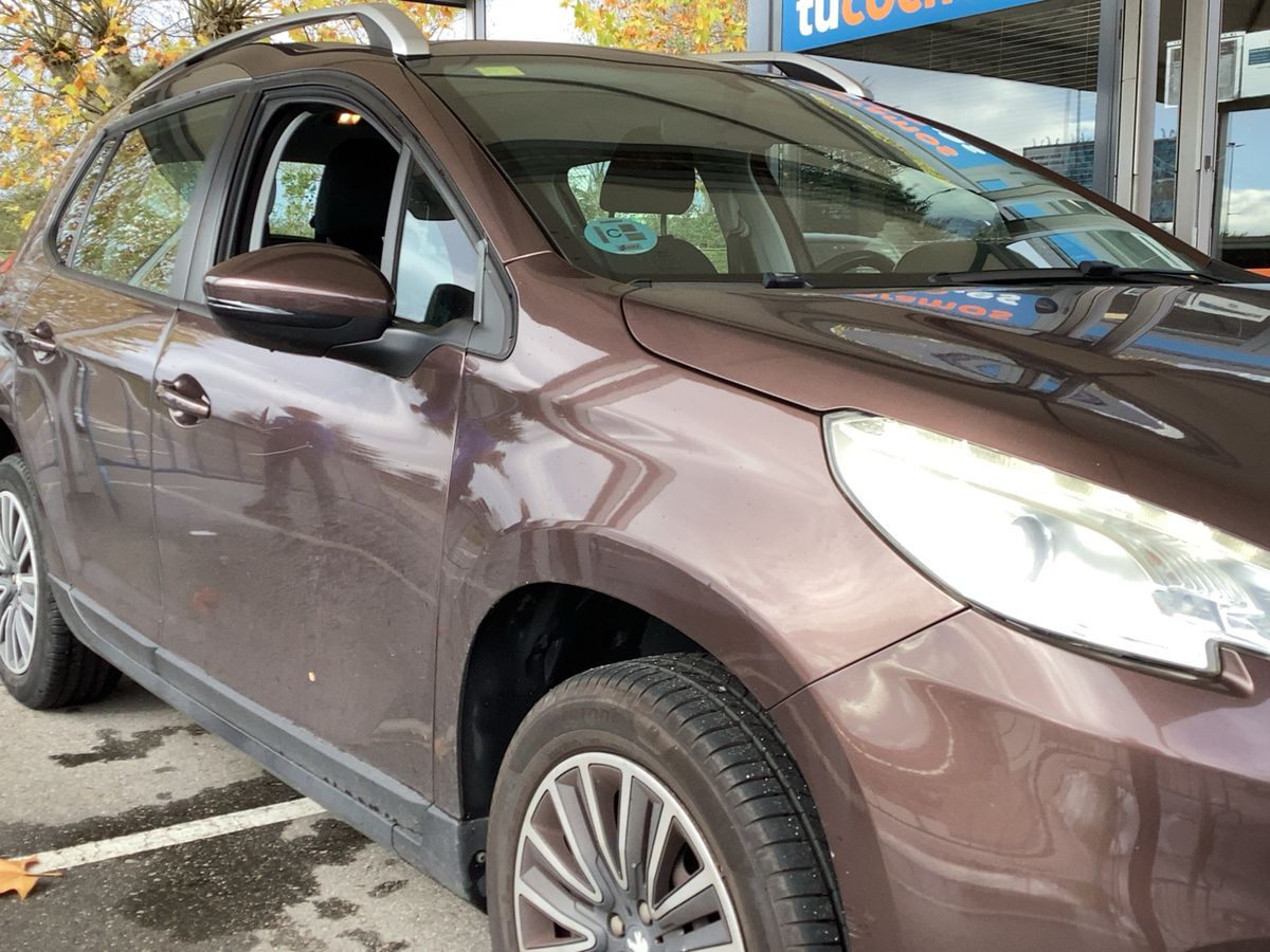 Lateral delantero derecho