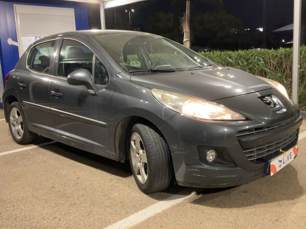 Lateral delantero derecho