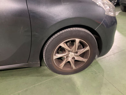 Neumático delantero derecho