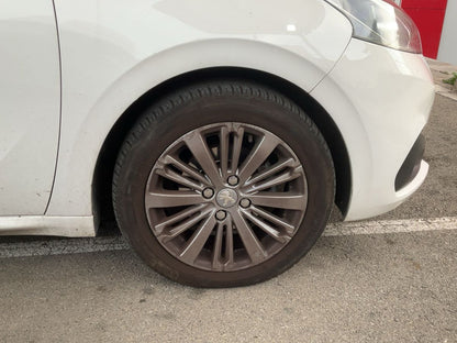 Neumático delantero derecho