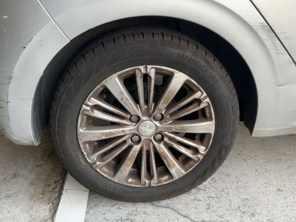 Neumático trasero derecho