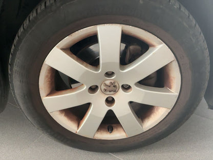 Neumático delantero derecho