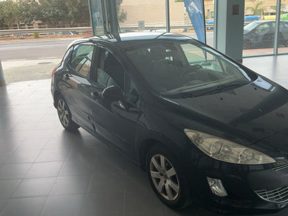 Lateral delantero derecho