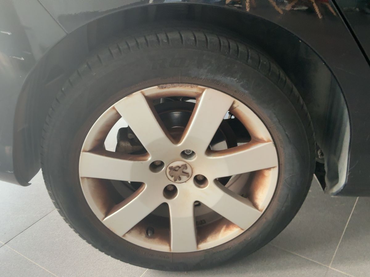 Neumático trasero derecho