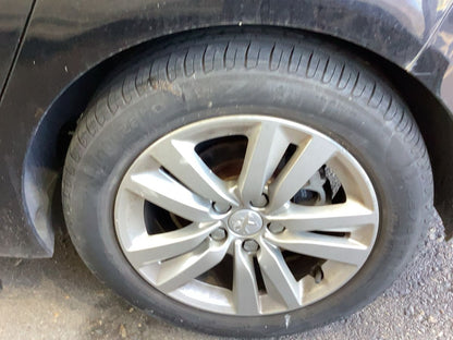 Neumático trasero izquierdo