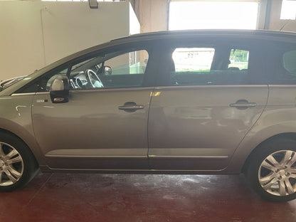 Exterior izquierda