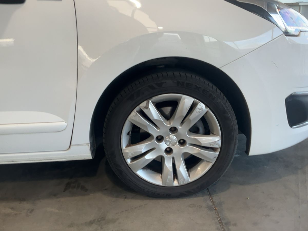 Neumático delantero derecho