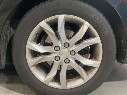 Neumático trasero izquierdo