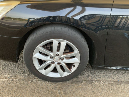 Neumático delantero izquierdo