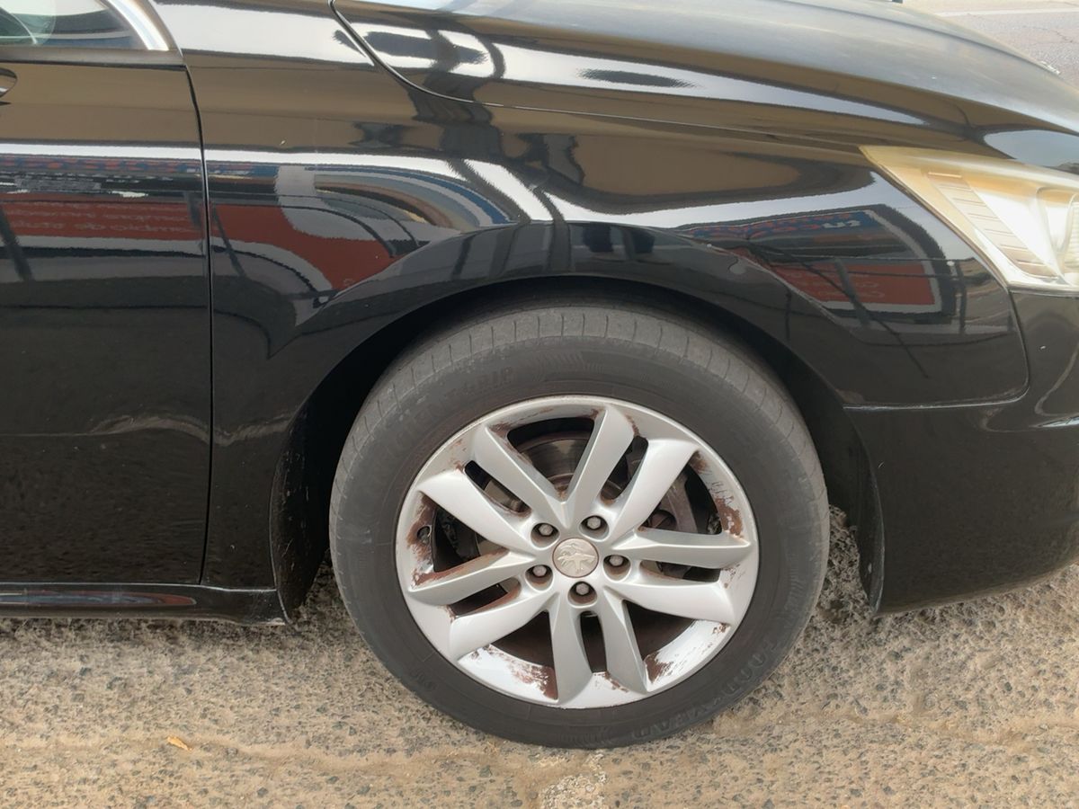 Neumático delantero derecho