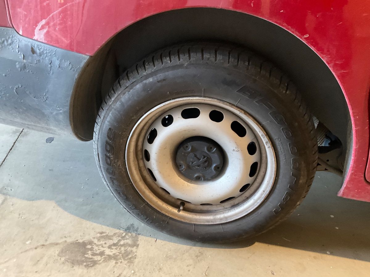 Neumático trasero derecho