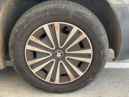 Neumático delantero derecho