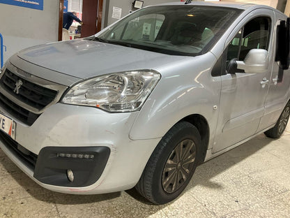 Lateral delantero izquierdo