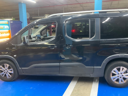 Exterior izquierda