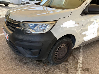 Lateral delantero izquierdo