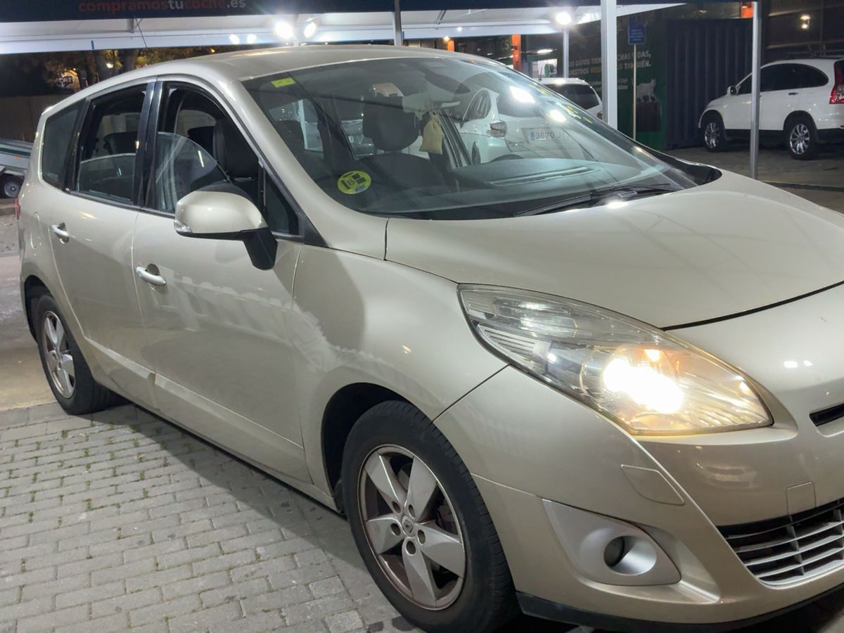 Lateral delantero derecho