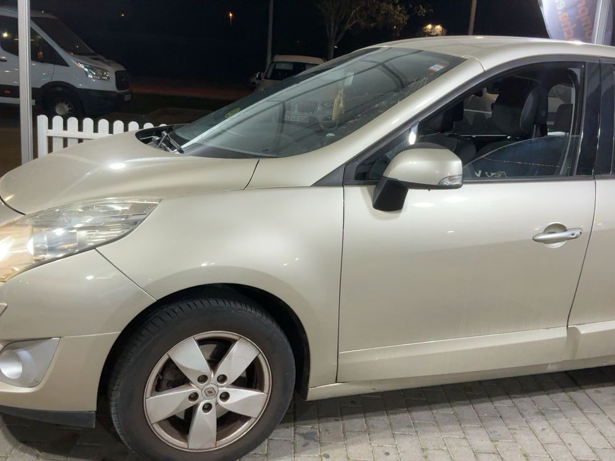 Lateral delantero izquierdo