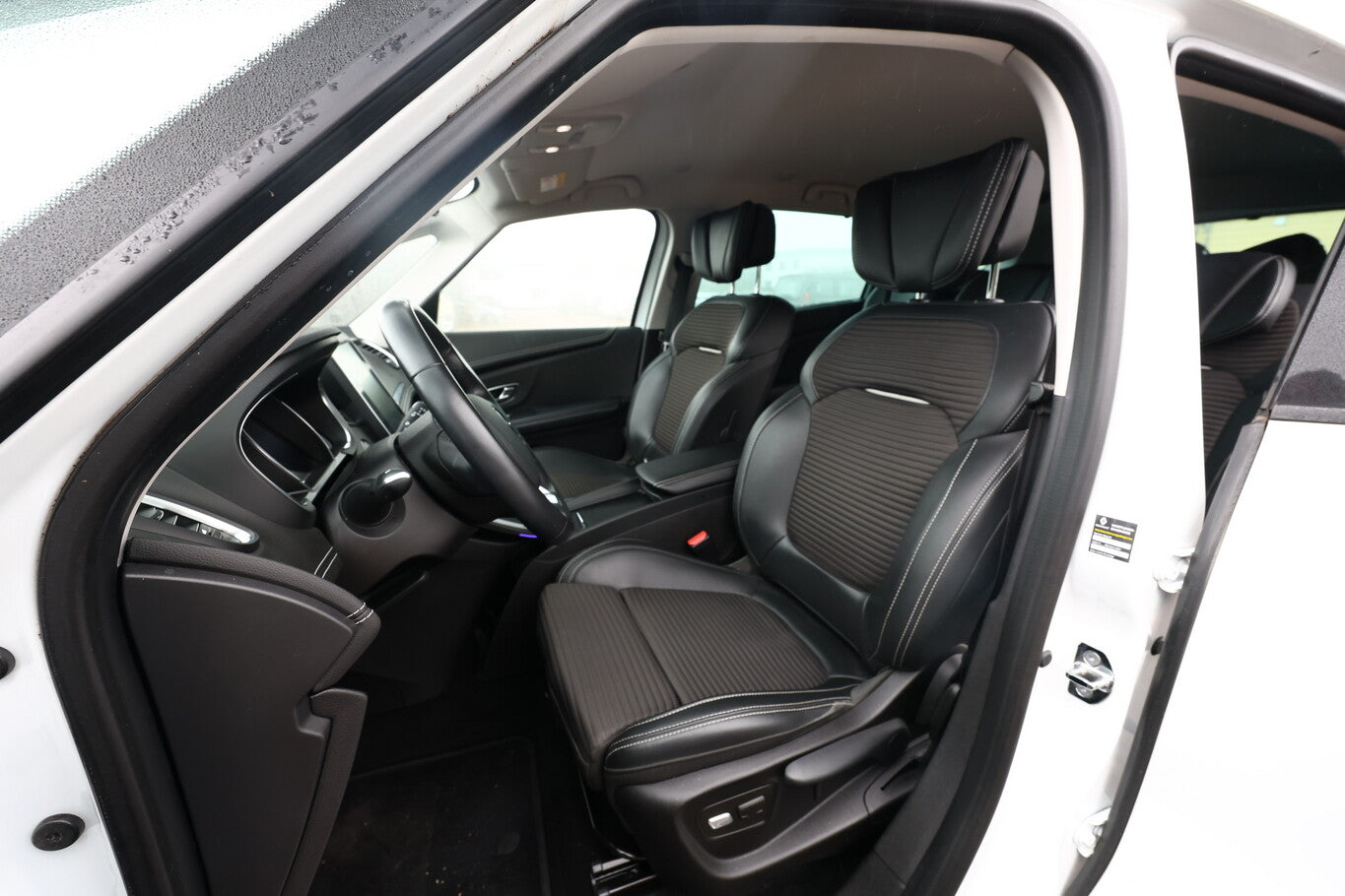 Renault Grand Scenic 1.6 dCi 160 Energy BOSE-Edition 96499706 5