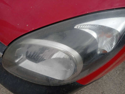 Faro antiniebla derecho Descolorido