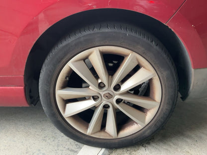 Neumático trasero izquierdo