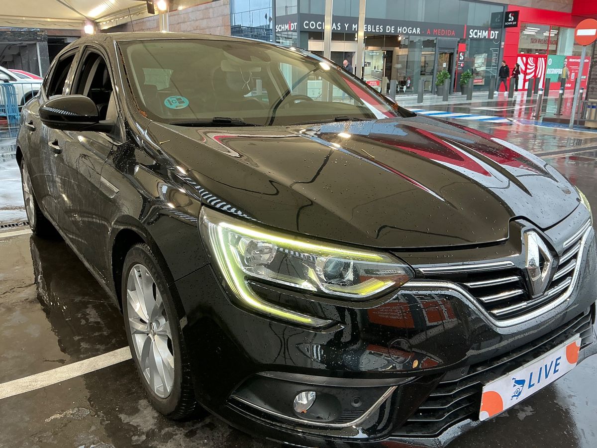 Lateral delantero derecho