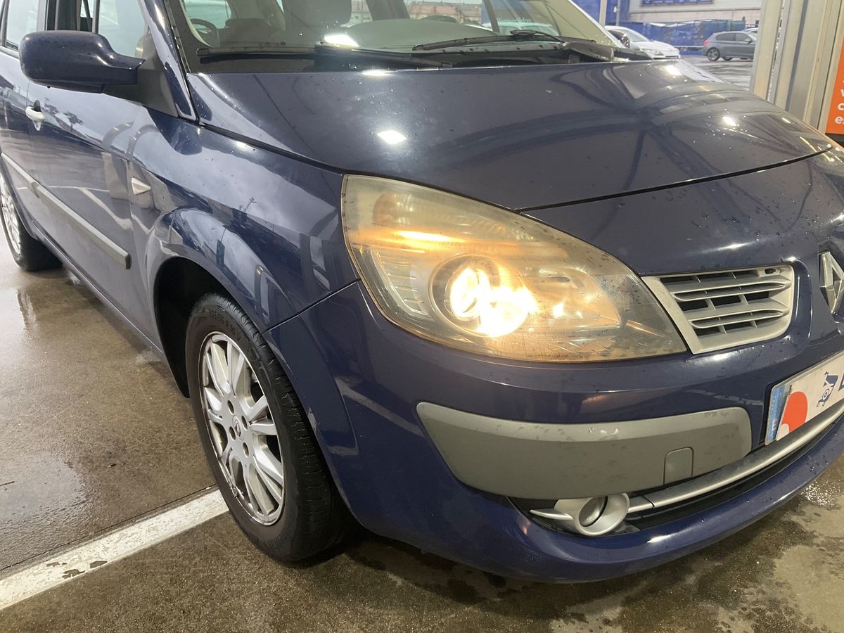 Lateral delantero derecho