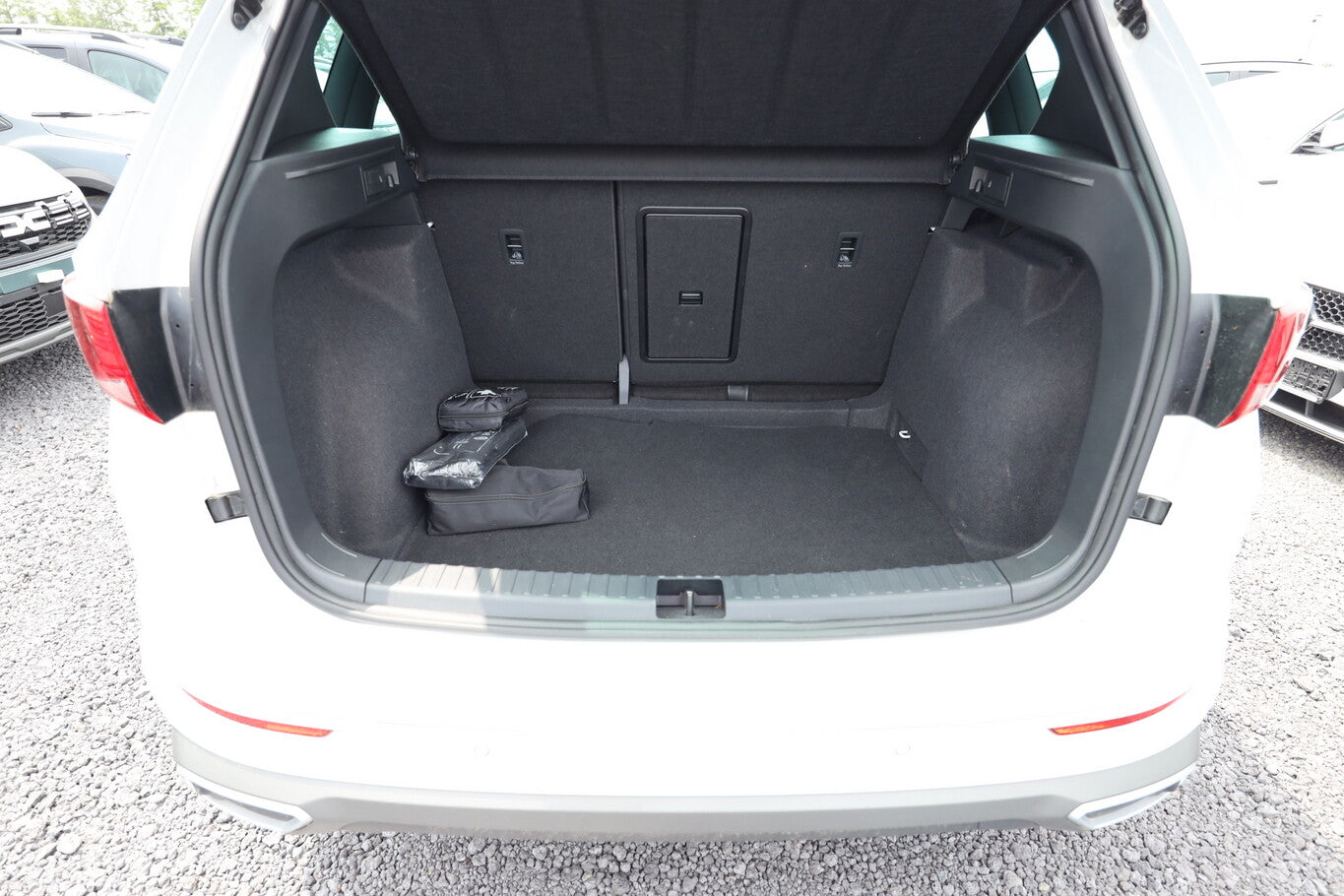 Seat Ateca 2.0 TDI 150 DSG 4Drive FR Nav PDC DCC 19Z 73177315 10