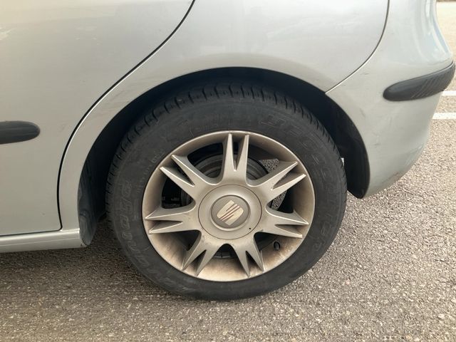 Neumático trasero izquierdo