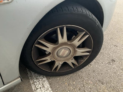 Neumático delantero derecho