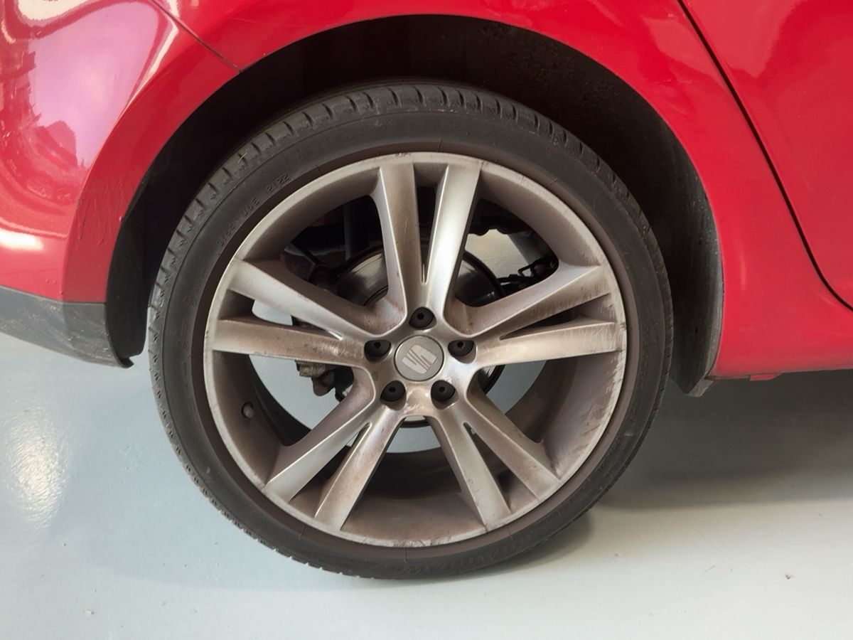 Neumático trasero derecho