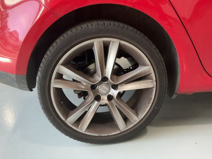 Neumático trasero derecho