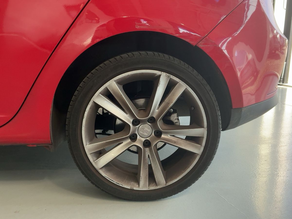 Neumático trasero izquierdo