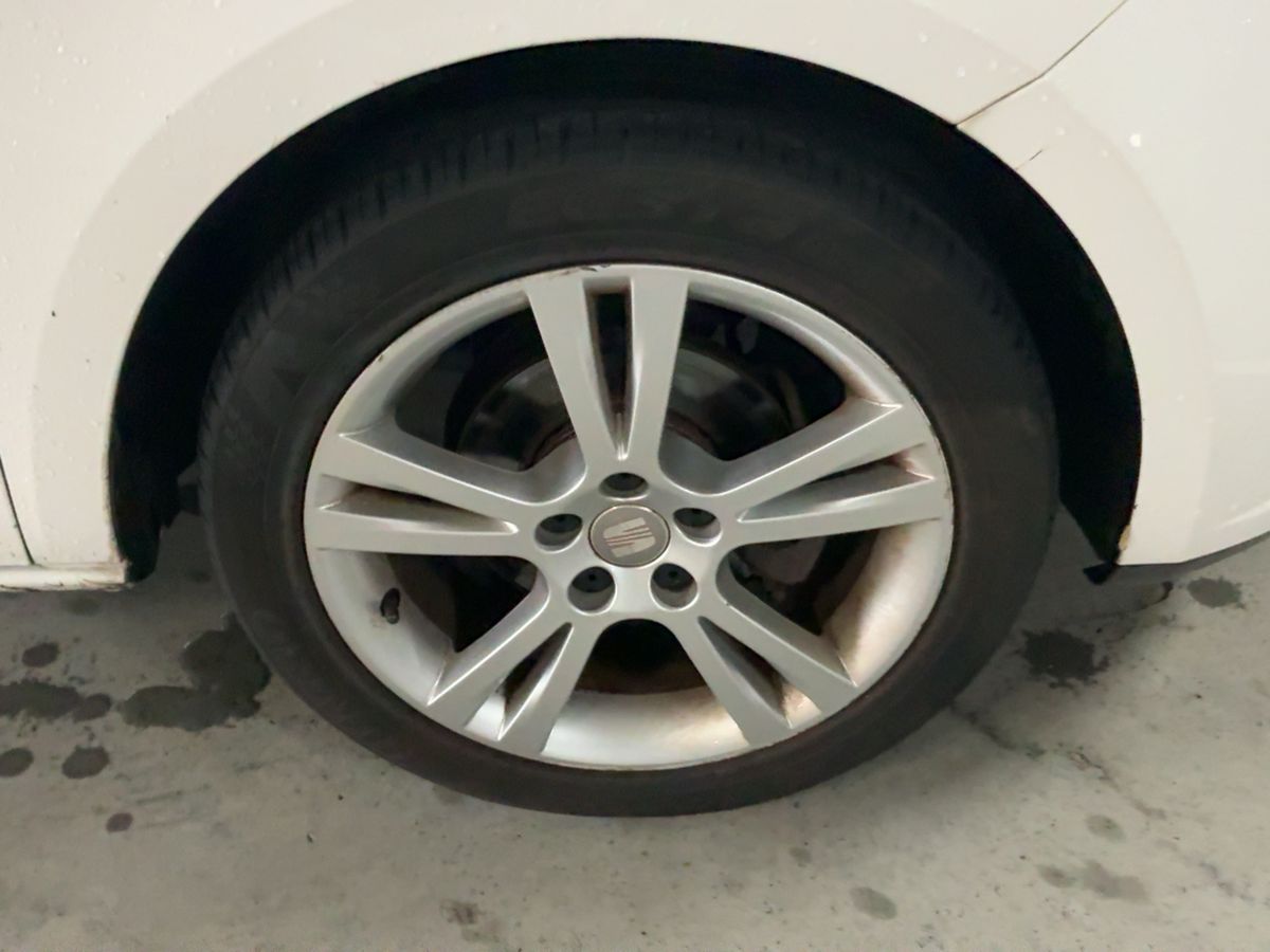 Neumático delantero derecho