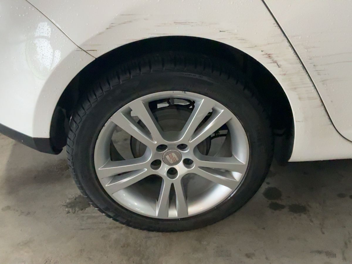 Neumático trasero derecho