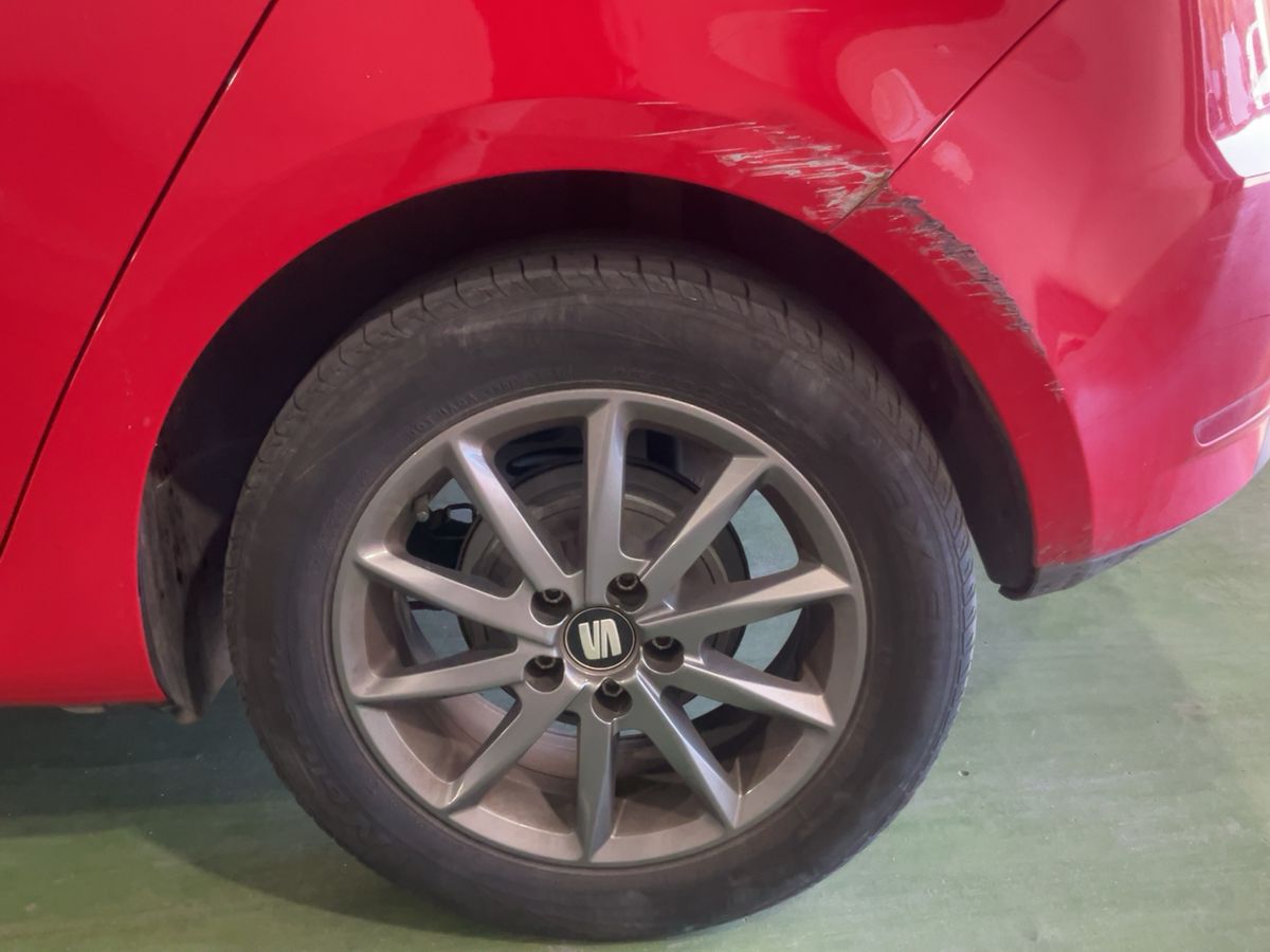 Neumático trasero izquierdo