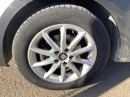 Neumático delantero izquierdo