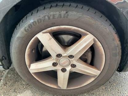 Neumático delantero derecho