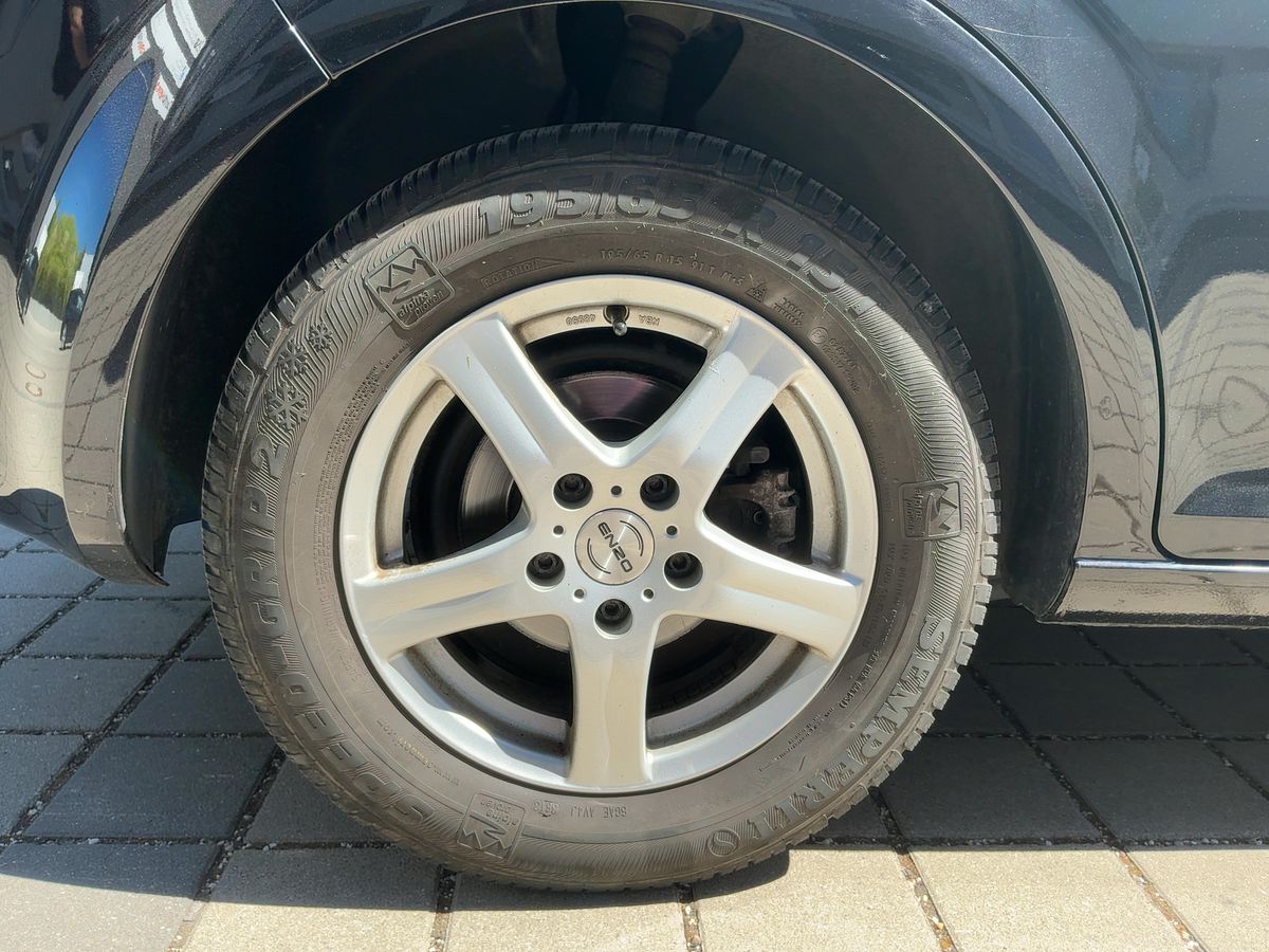 Neumático trasero derecho